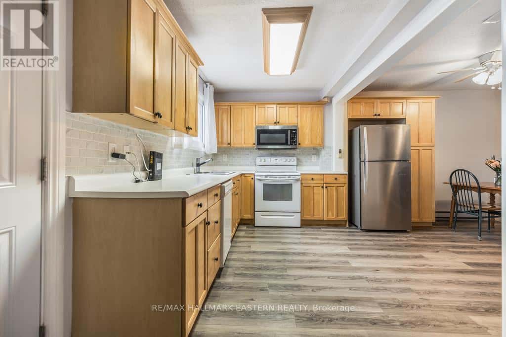 34 - 996 SYDENHAM ROAD — Peterborough (Ashburnham Ward 4), Ontario - Photo 3 of 36