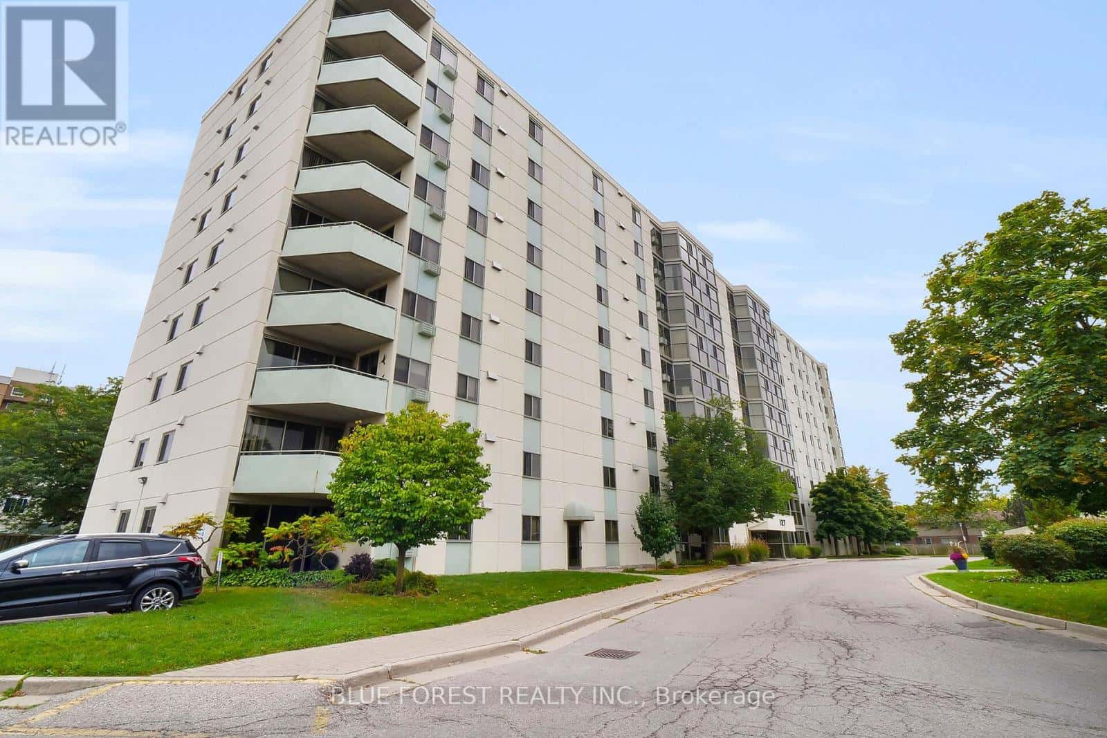 909 - 127 BELMONT DRIVE — London South (South O), Ontario - Photo 2 of 36