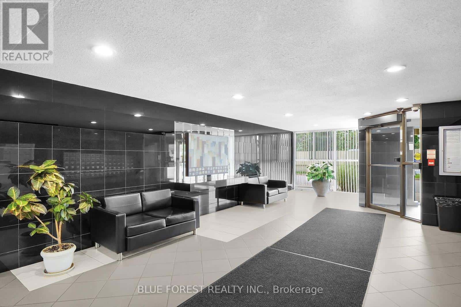 909 - 127 BELMONT DRIVE — London South (South O), Ontario - Photo 4 of 36