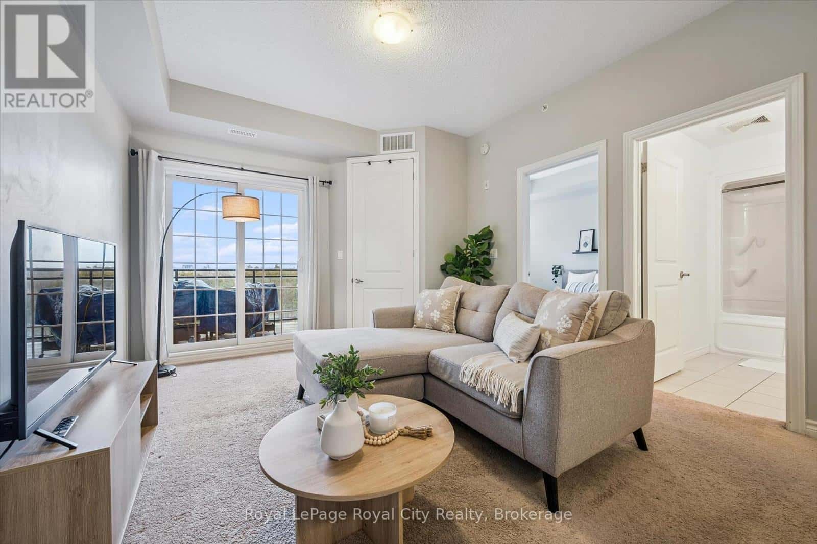 429 - 1077 GORDON STREET — Guelph (Kortright West), Ontario - Photo 2 of 37