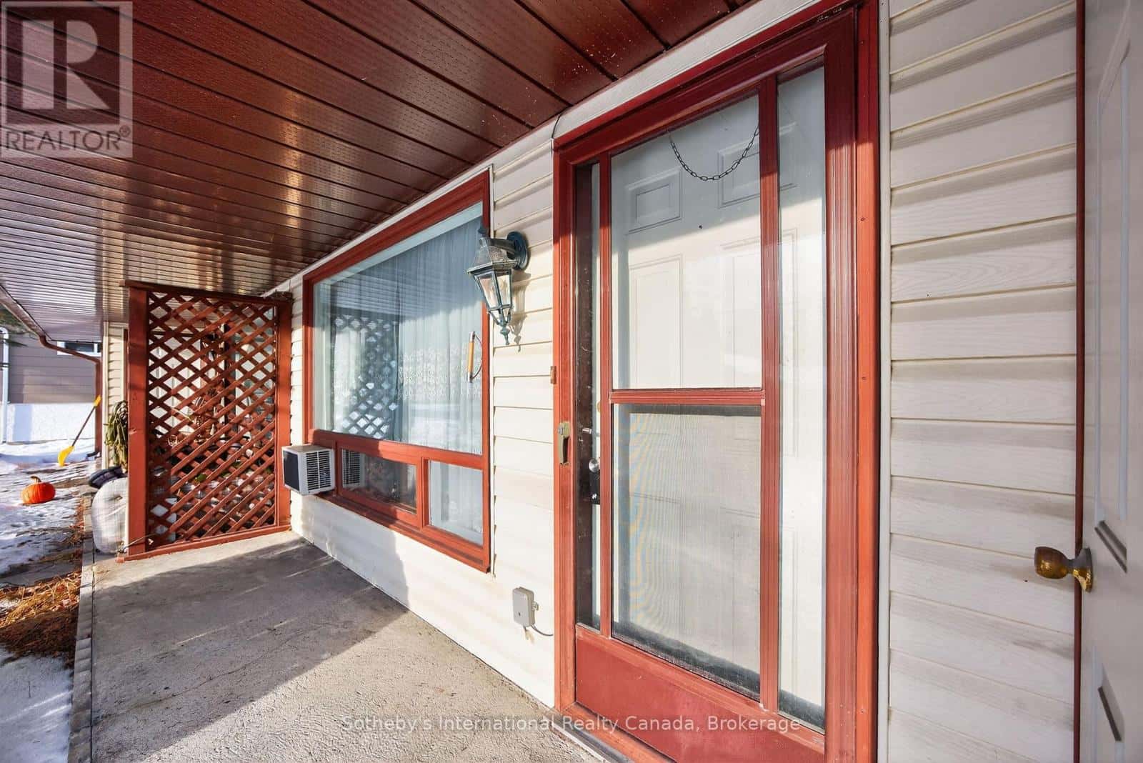 125 TAYLOR ROAD — Bracebridge (Macaulay), Ontario - Photo 3 of 35