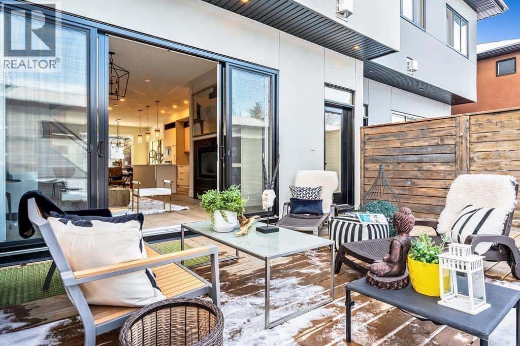 3316 41 Street SW — Calgary, Alberta - Photo 3 of 48