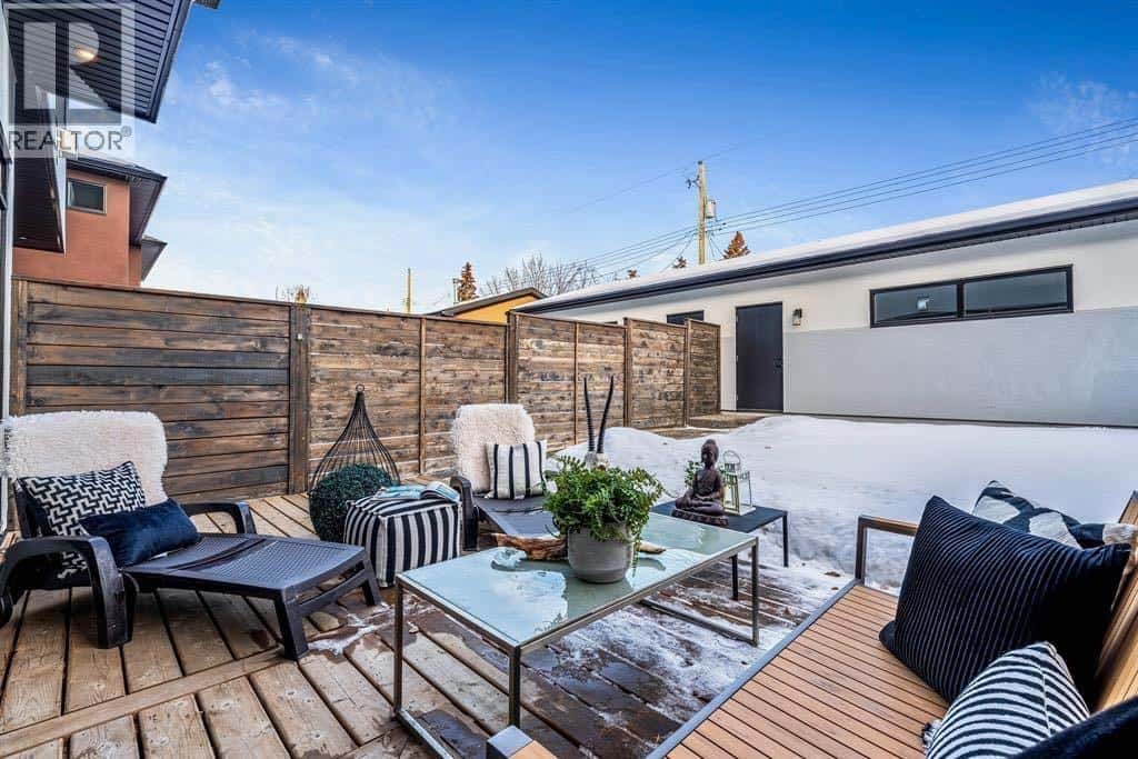 3316 41 Street SW — Calgary, Alberta - Photo 4 of 48