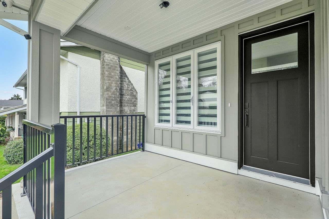 8549 111 STREET — Delta, British Columbia - Photo 3 of 31