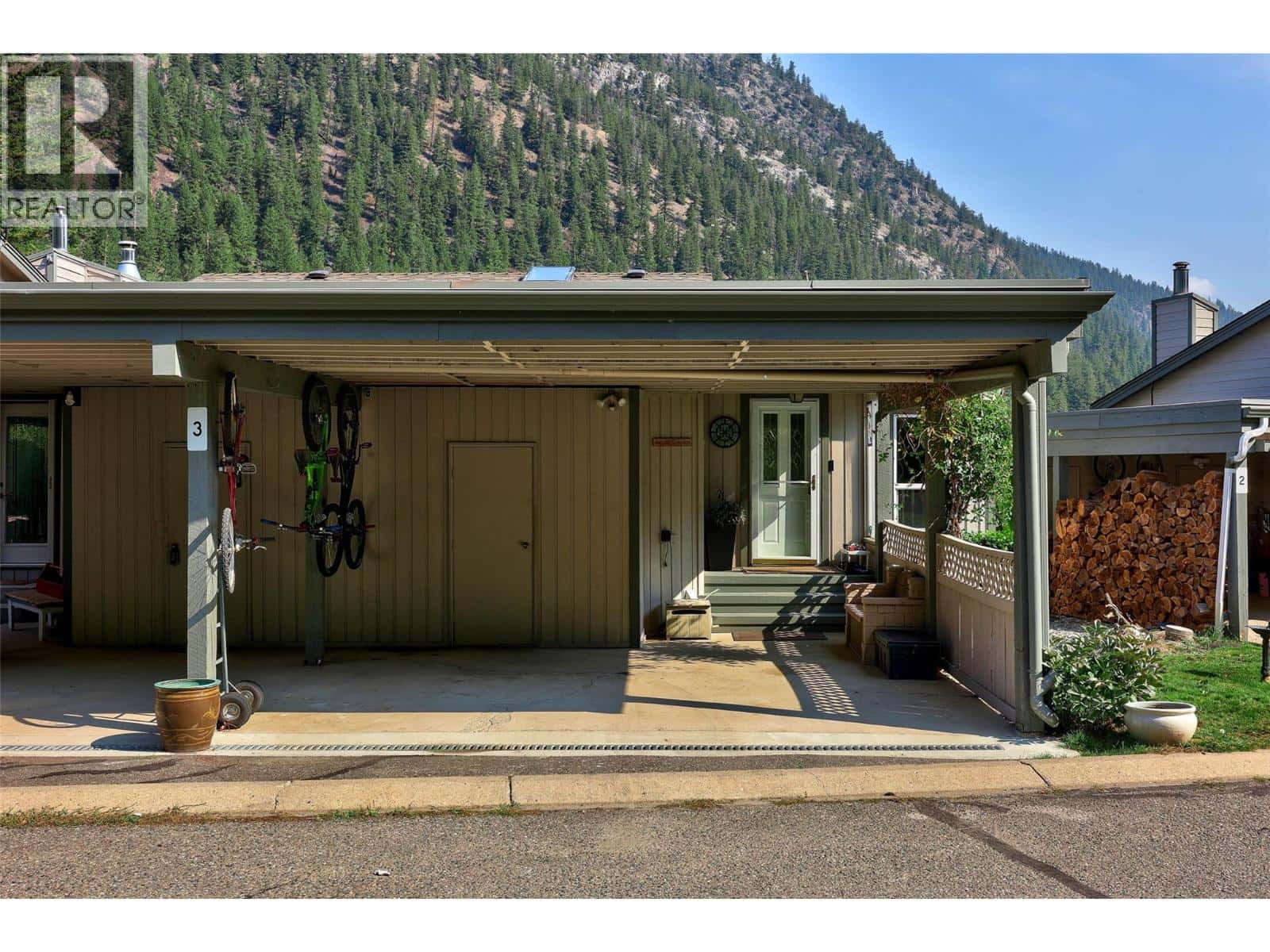 1801 Paul Lake Road Unit# 3 — Kamloops, British Columbia - Photo 3 of 53