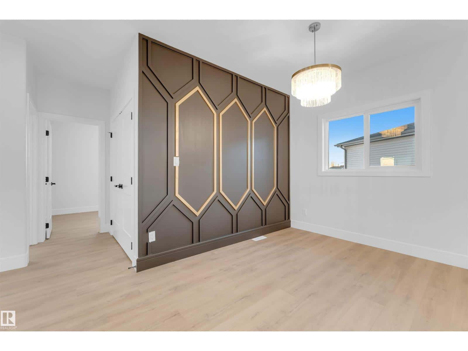 150 CREEKSIDE LN — Leduc, Alberta - Photo 4 of 31