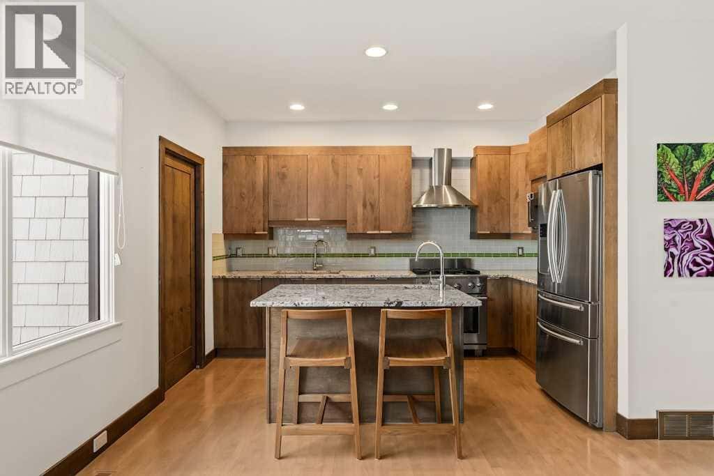 924 8 Avenue SE — Calgary, Alberta - Photo 3 of 41