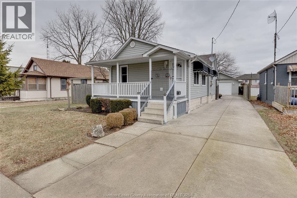 75 VICTORIA AVENUE — Kingsville, Ontario - Main photo