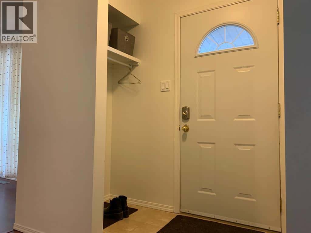 20, 5215 6 Avenue — Edson, Alberta - Photo 2 of 19