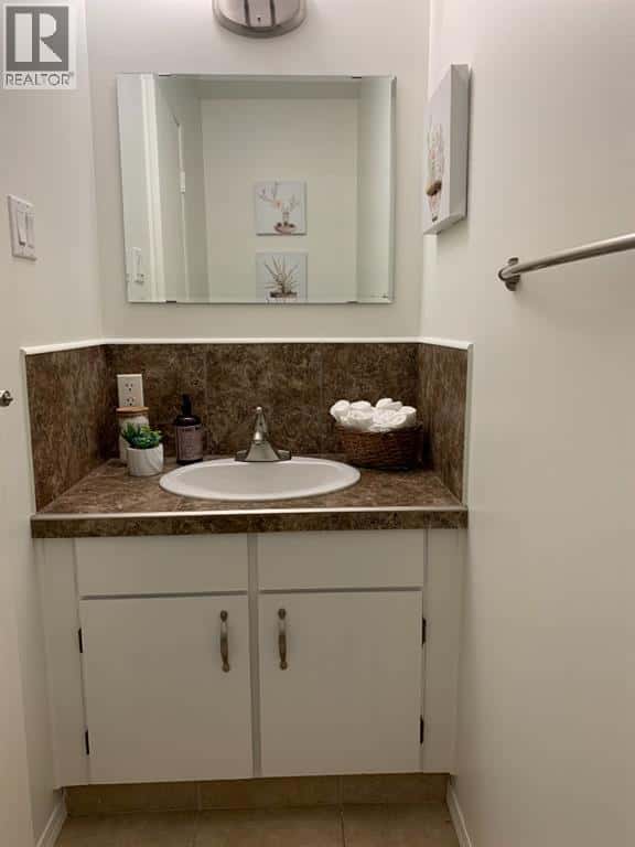 20, 5215 6 Avenue — Edson, Alberta - Photo 4 of 19