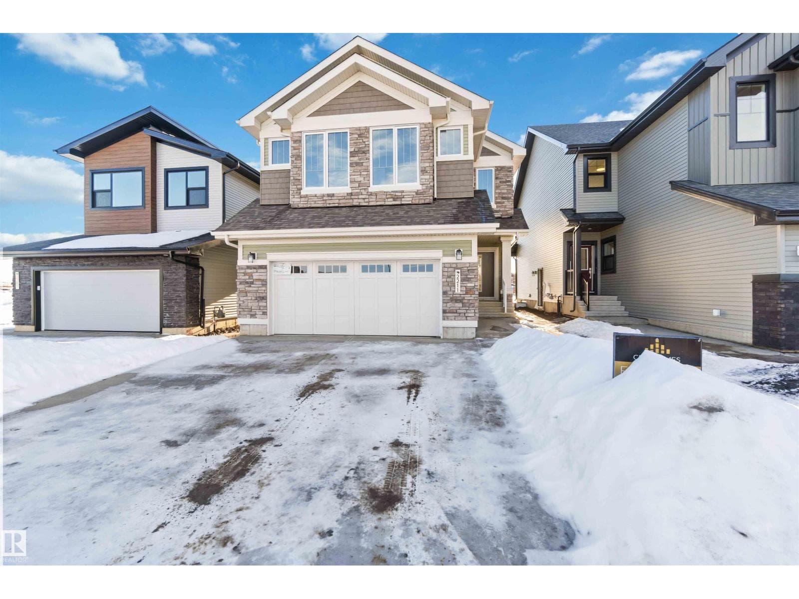 2211 4 AV SW — Edmonton, Alberta - Main photo