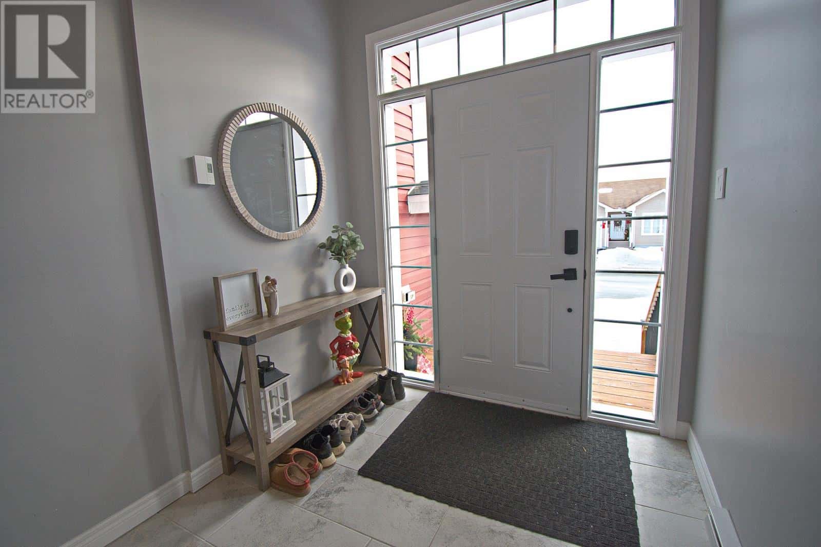 1 Selkirk Drive — Mount Pearl, Newfoundland & Labrador - Photo 2 of 28