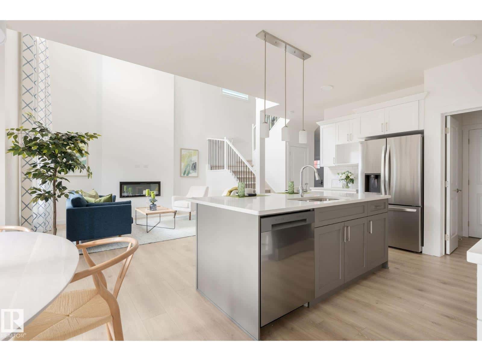 5069 Cawsey LI SW — Edmonton, Alberta - Photo 5 of 17