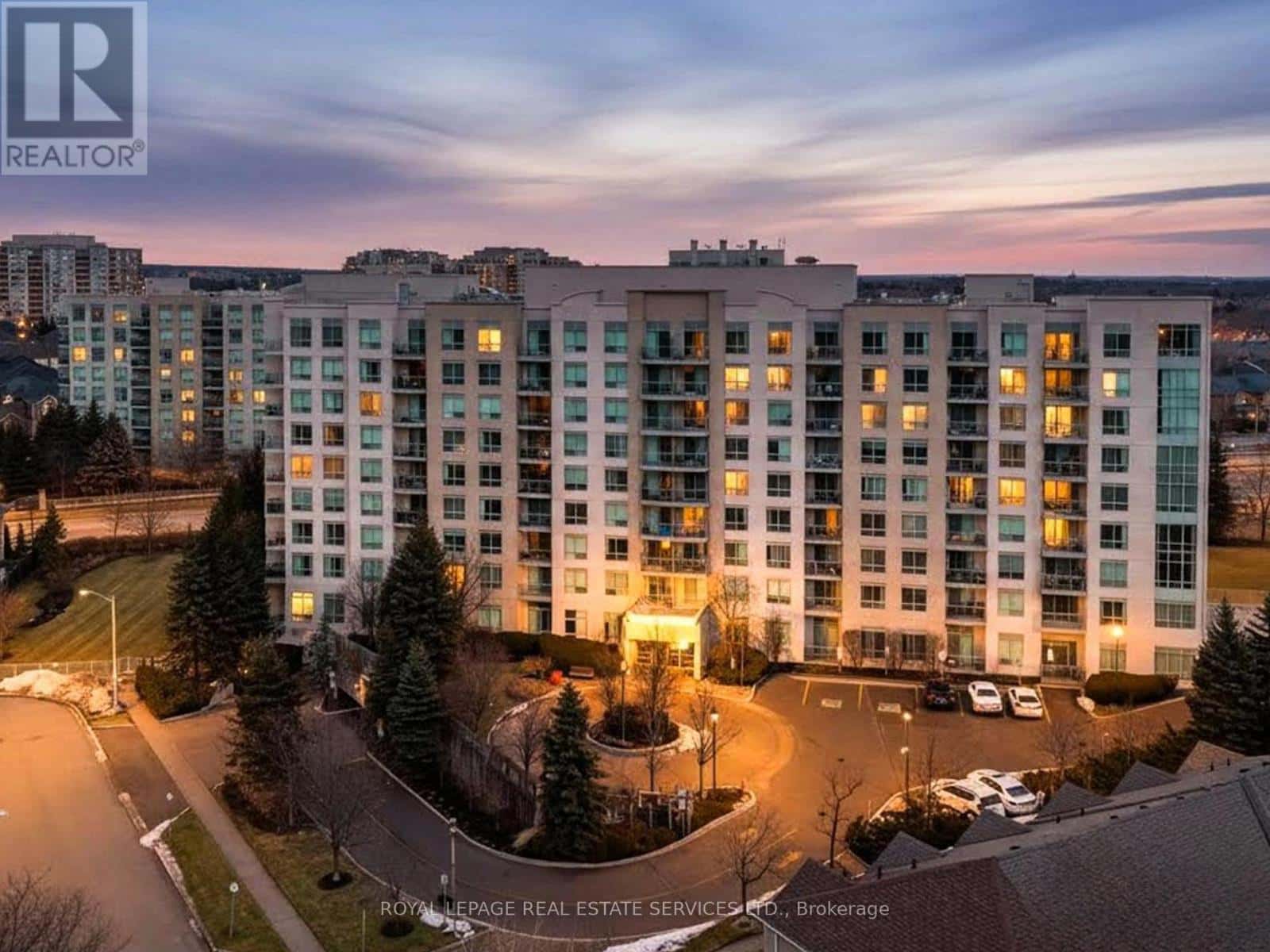 308 - 51 BAFFIN COURT — Richmond Hill (Langstaff), Ontario - Photo 2 of 23