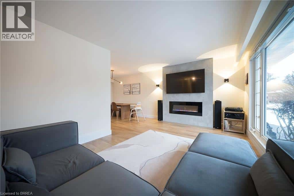 2 GRENADA Drive — Simcoe, Ontario - Photo 4 of 31