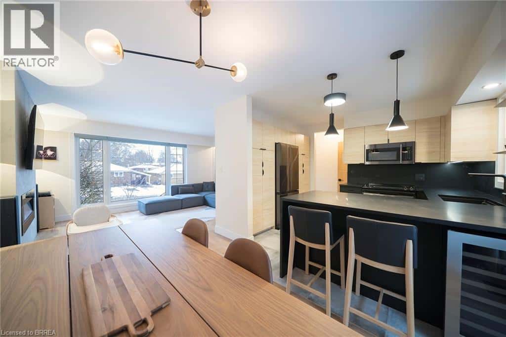 2 GRENADA Drive — Simcoe, Ontario - Photo 5 of 31