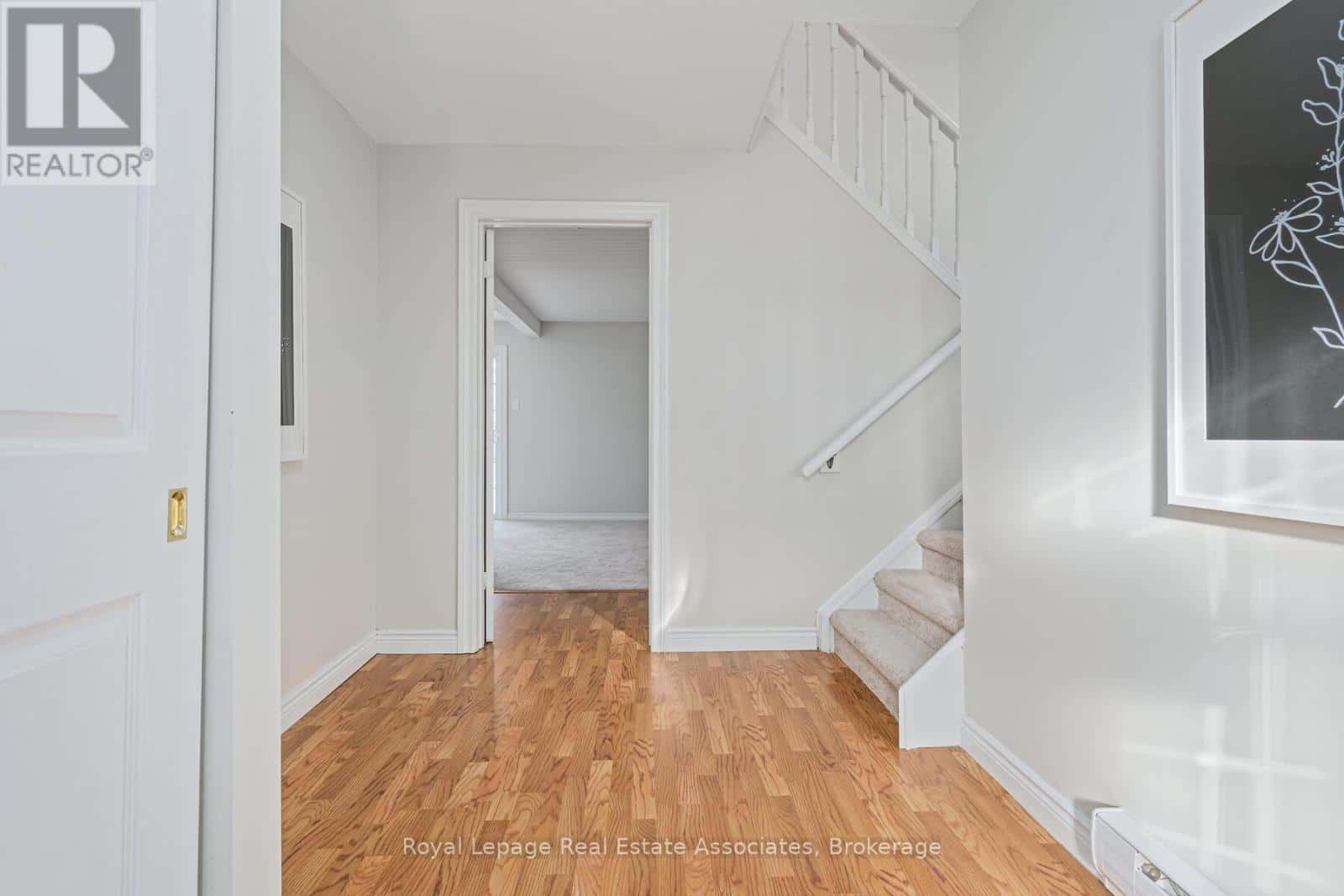 358 MCNABB CRESCENT — Milton (DP Dorset Park), Ontario - Photo 5 of 34