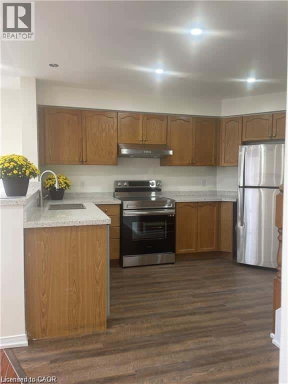 43 BIG SPRINGS Court — Kitchener, Ontario - Photo 3 of 11