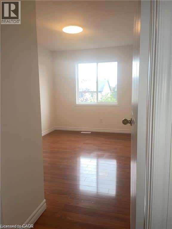 43 BIG SPRINGS Court — Kitchener, Ontario - Photo 5 of 11