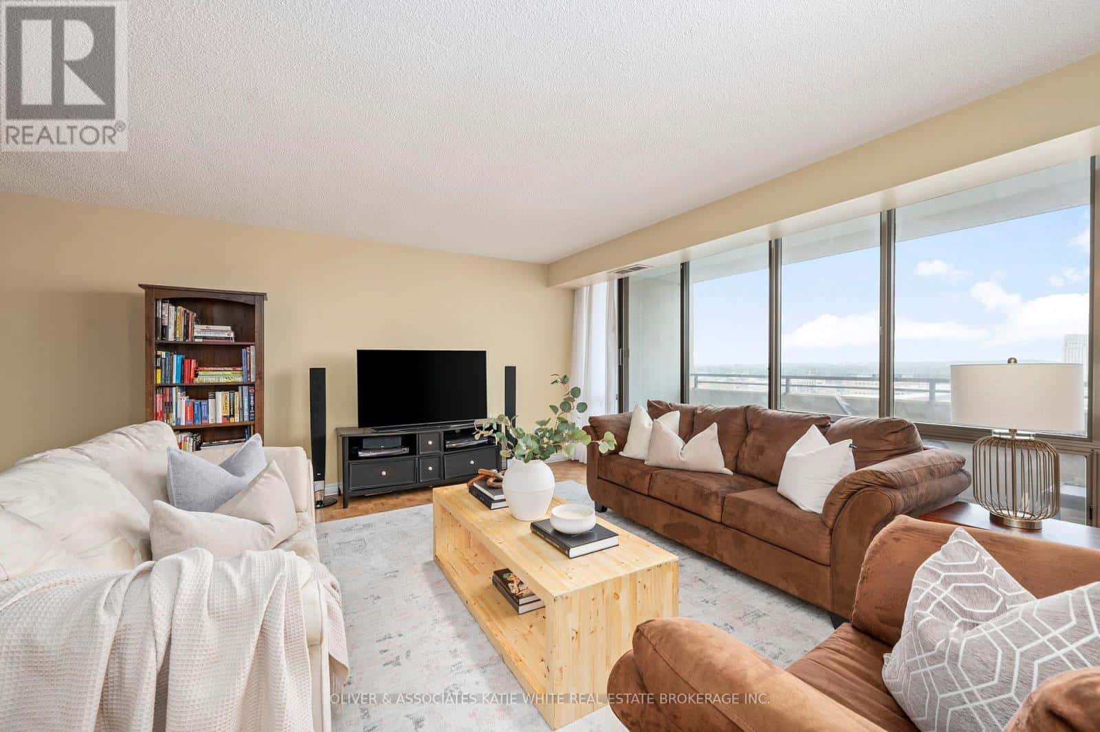 1507 - 380 KING STREET — London East (East K), Ontario - Photo 4 of 23