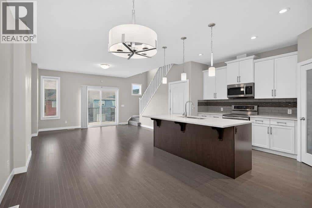 130 Evanscrest Terrace NW — Calgary, Alberta - Photo 5 of 28