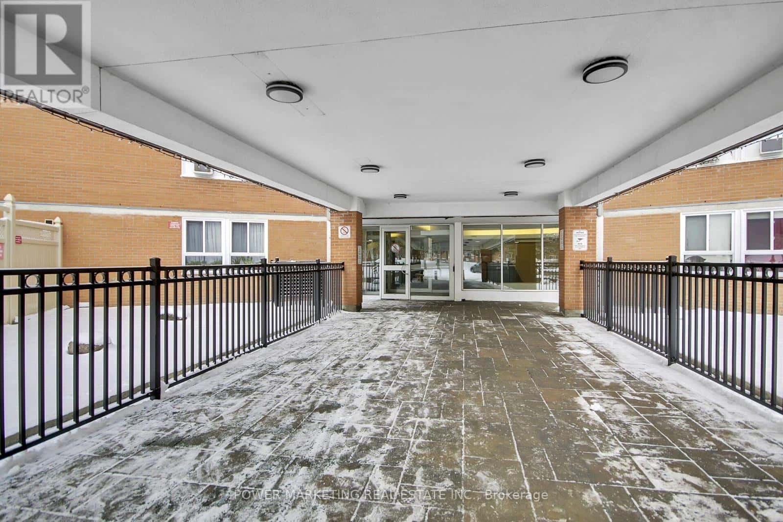 1116 - 2020 JASMINE CRESCENT — Ottawa, Ontario - Photo 3 of 44