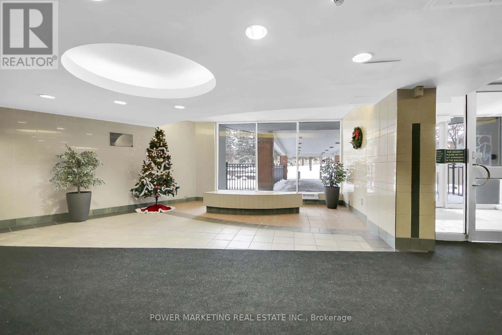 1116 - 2020 JASMINE CRESCENT — Ottawa, Ontario - Photo 5 of 44