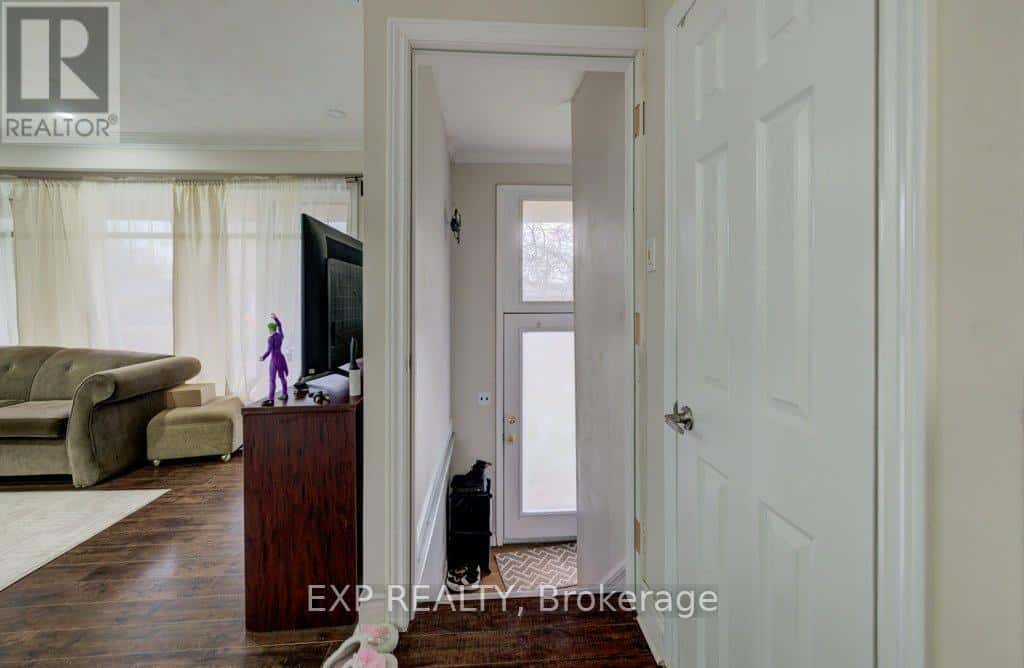 1361 STANBURY ROAD — Oakville (WO West), Ontario - Photo 4 of 29