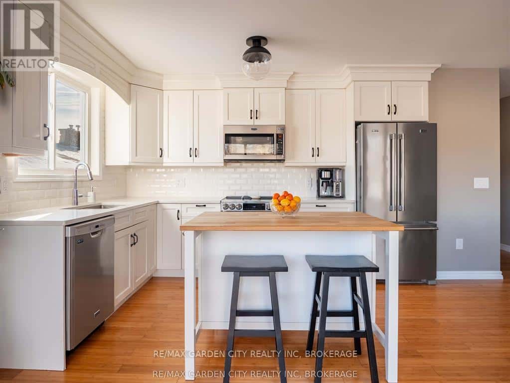 629 BROADWAY AVENUE — Welland (Broadway), Ontario - Photo 3 of 42