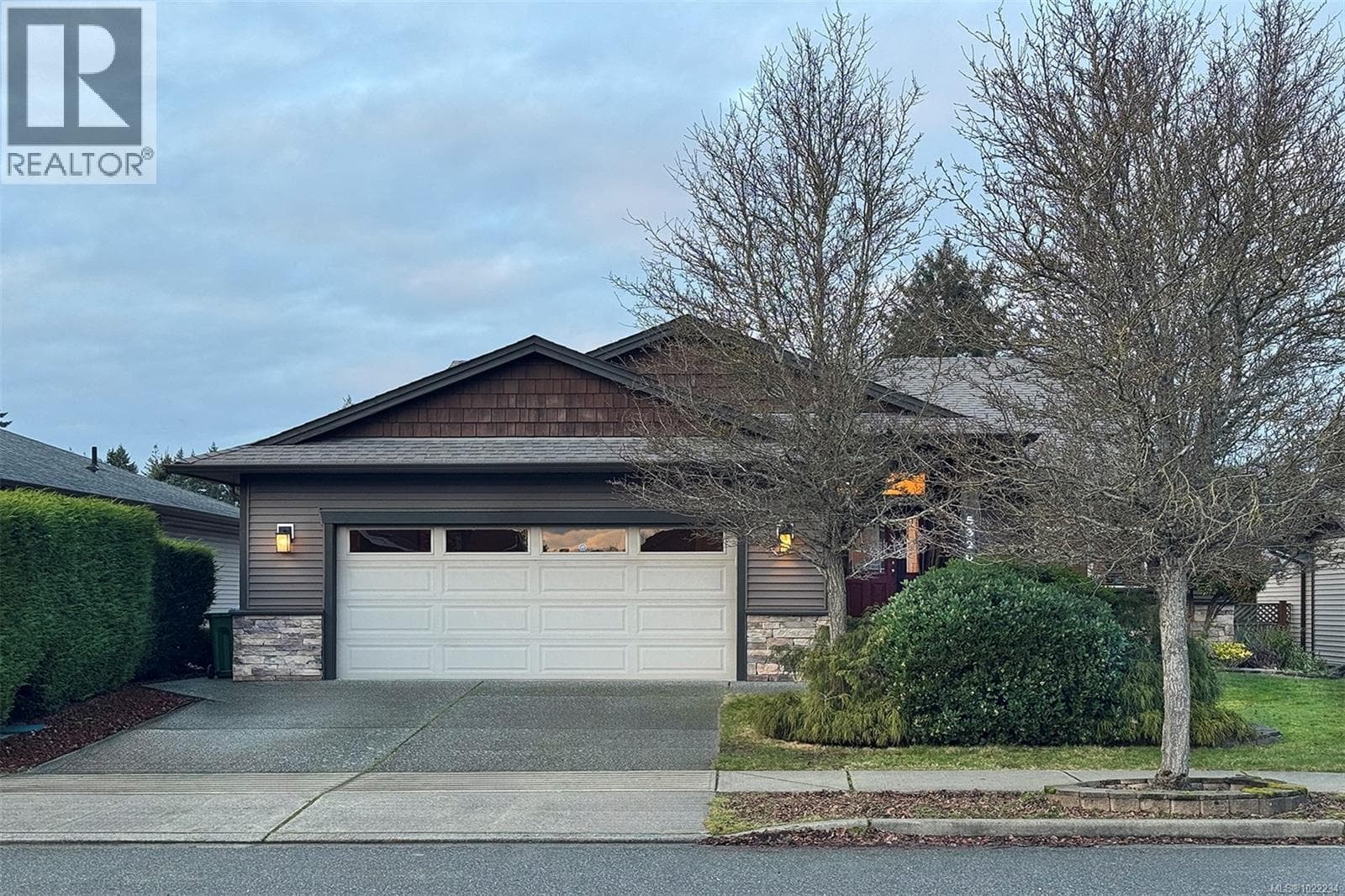 5320 Cascara Dr — Nanaimo, British Columbia - Main photo