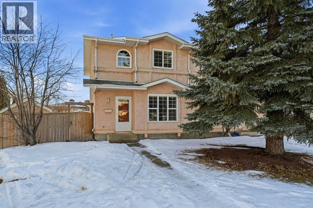 2 Davis Close — Red Deer, Alberta - Main photo