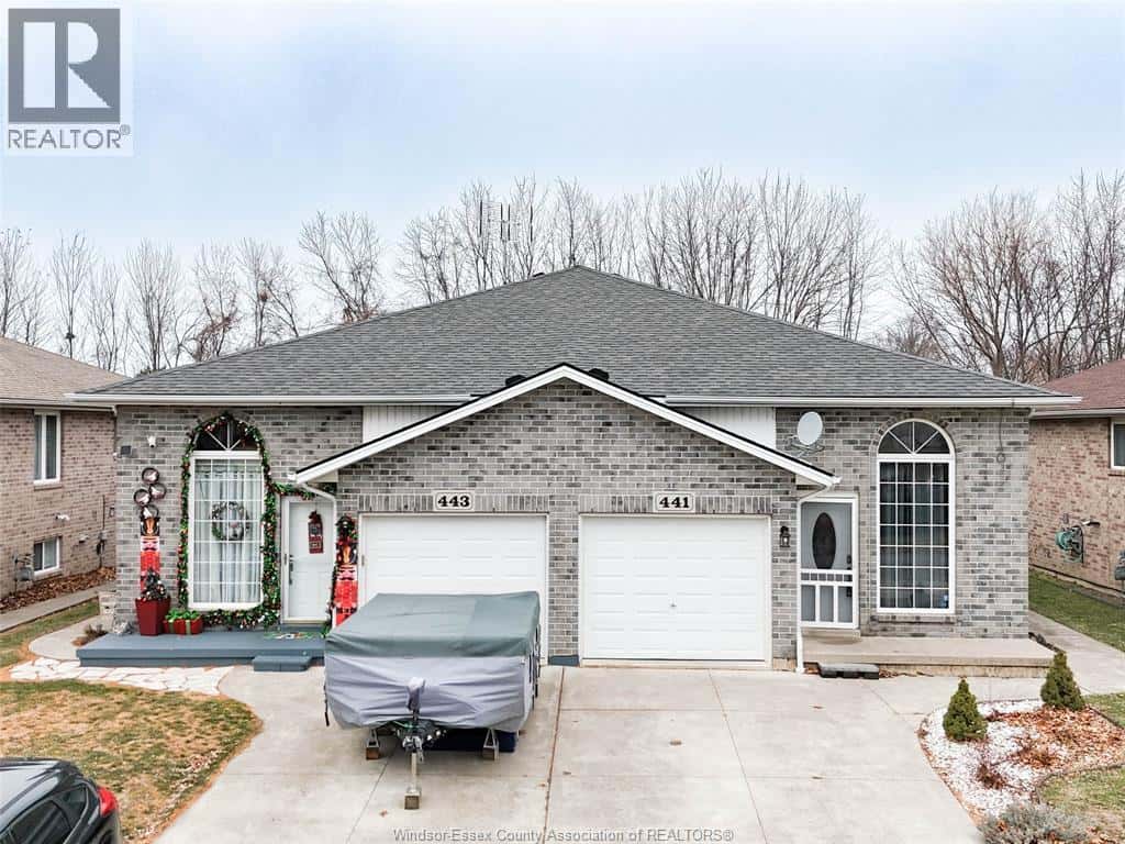 441 RAILWAY AVENUE — Belle River, Ontario - Photo 2 of 28