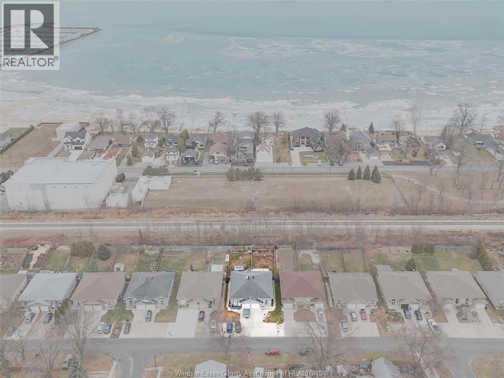 441 RAILWAY AVENUE — Belle River, Ontario - Photo 5 of 28