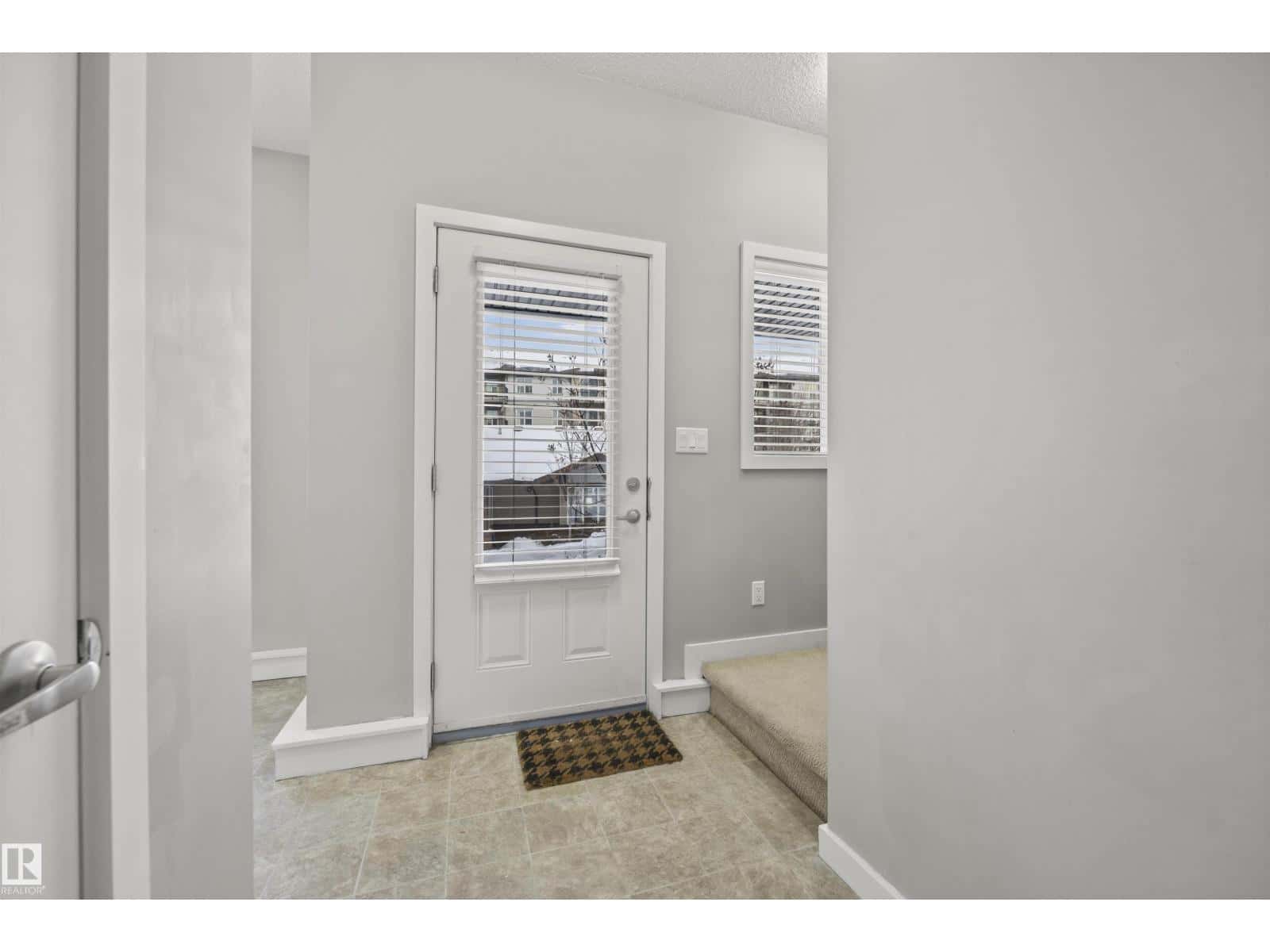 #56 655 WATT BV SW — Edmonton, Alberta - Photo 4 of 37