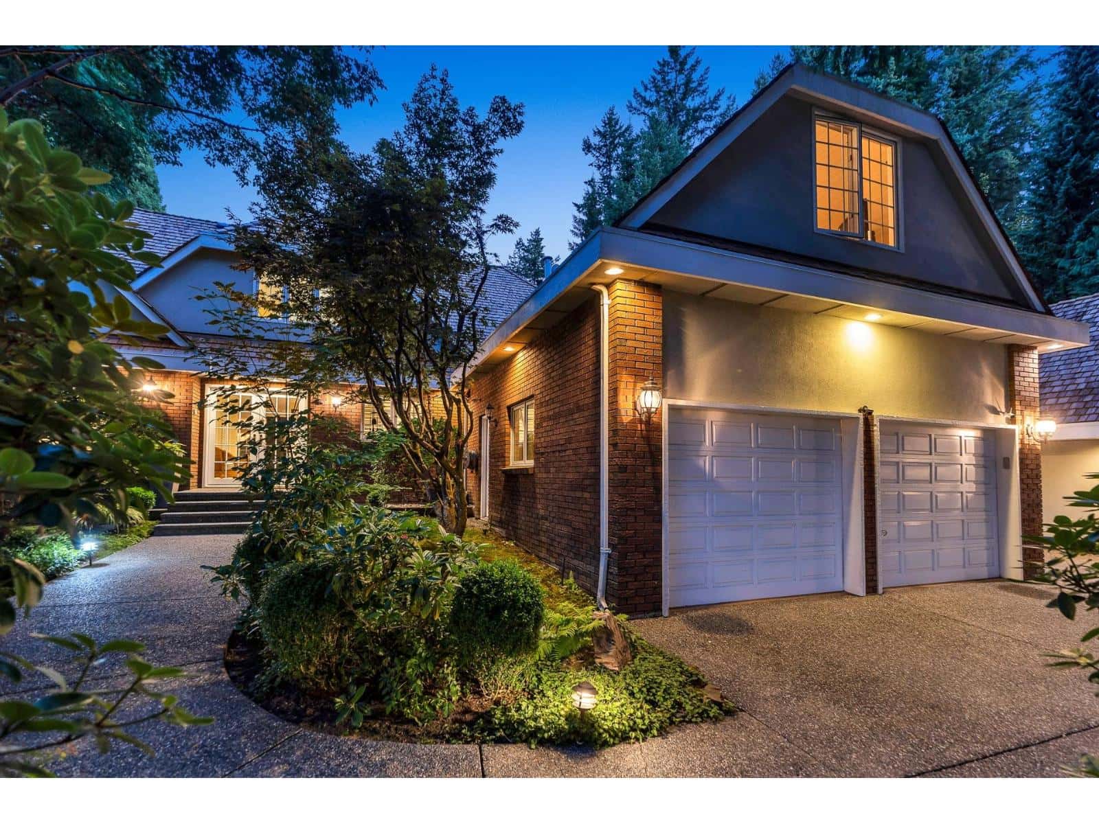 14042 28 AVENUE — Surrey, British Columbia - Photo 4 of 40