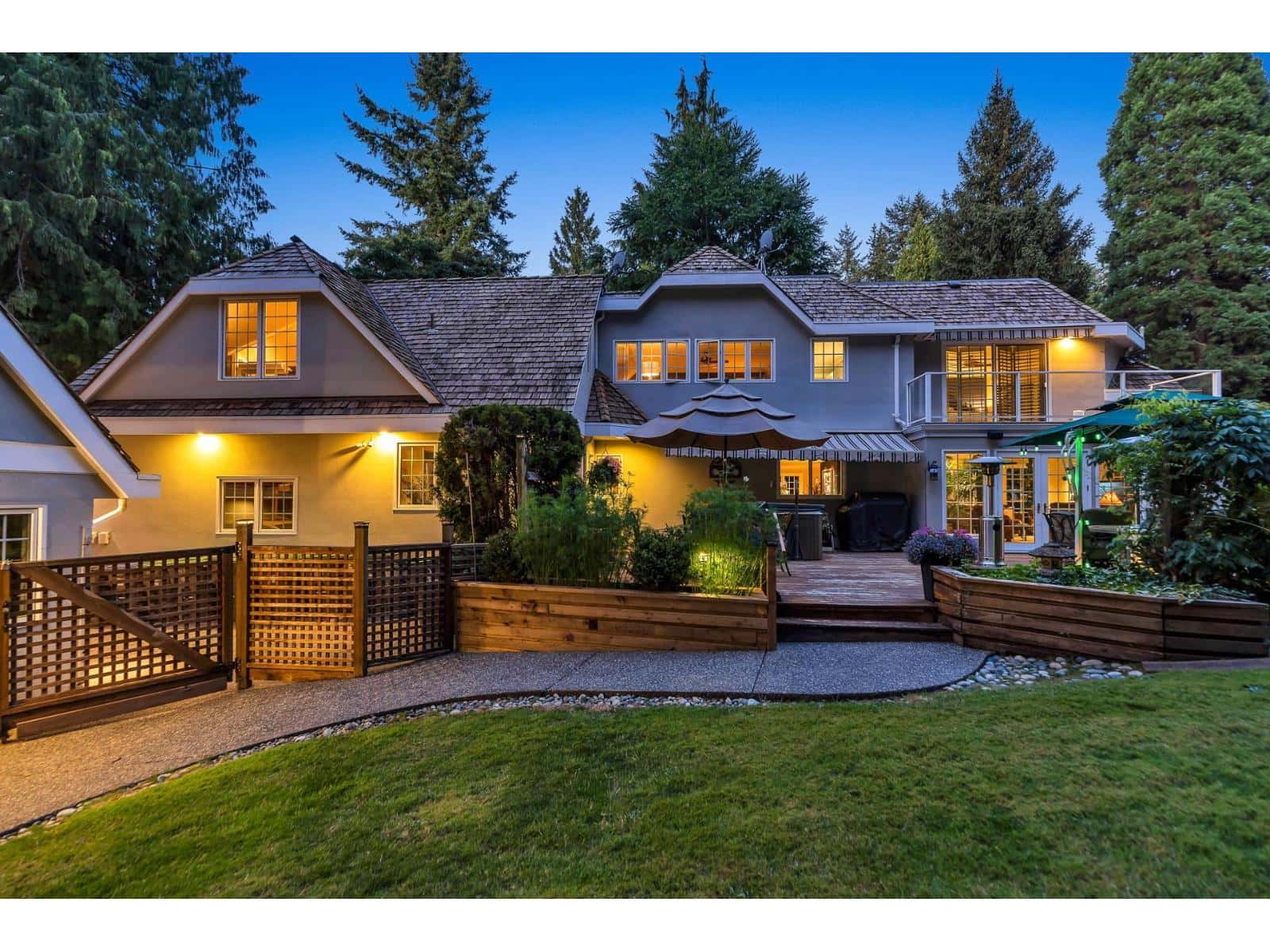 14042 28 AVENUE — Surrey, British Columbia - Photo 5 of 40