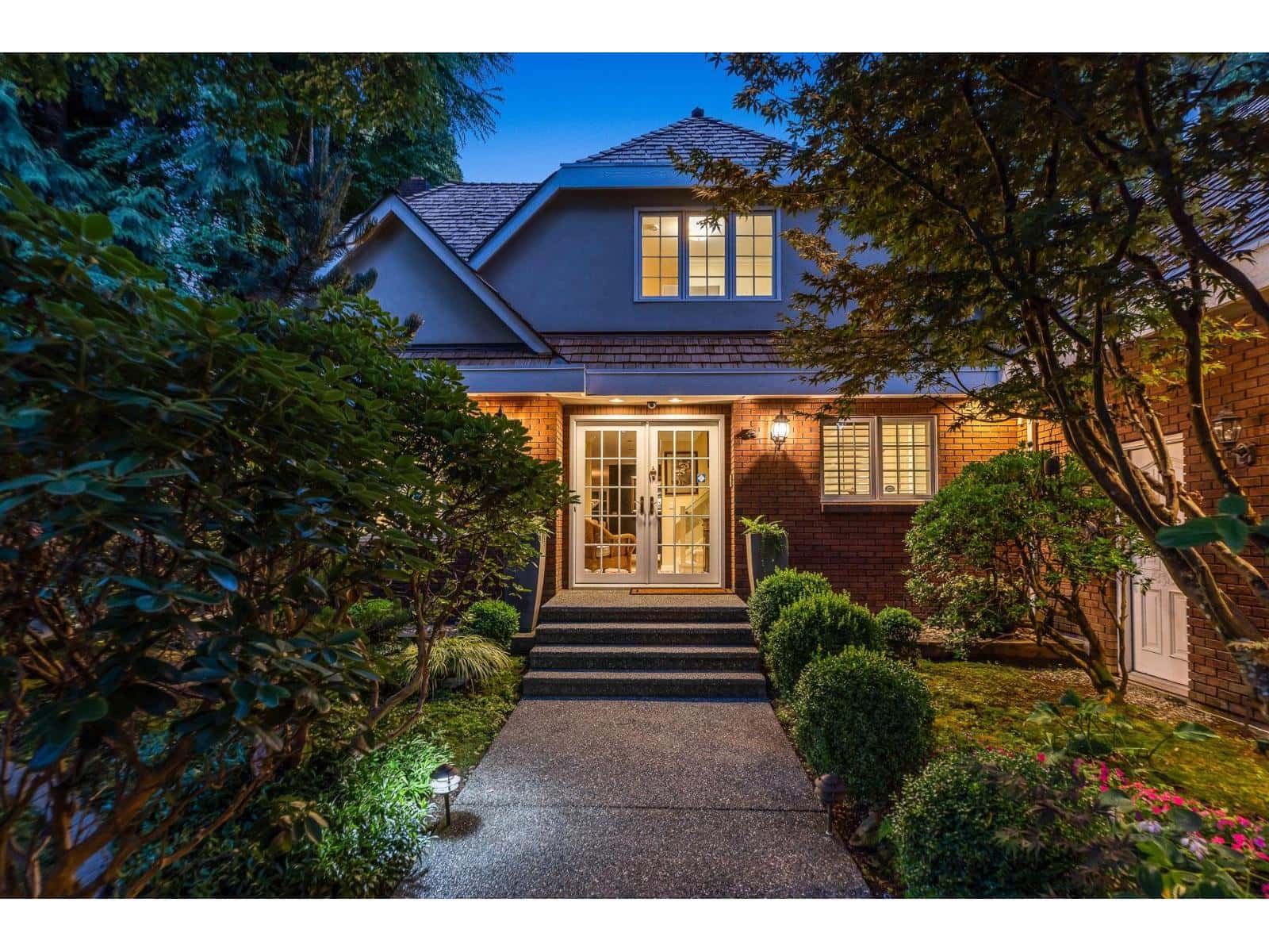 14042 28 AVENUE — Surrey, British Columbia - Photo 3 of 40