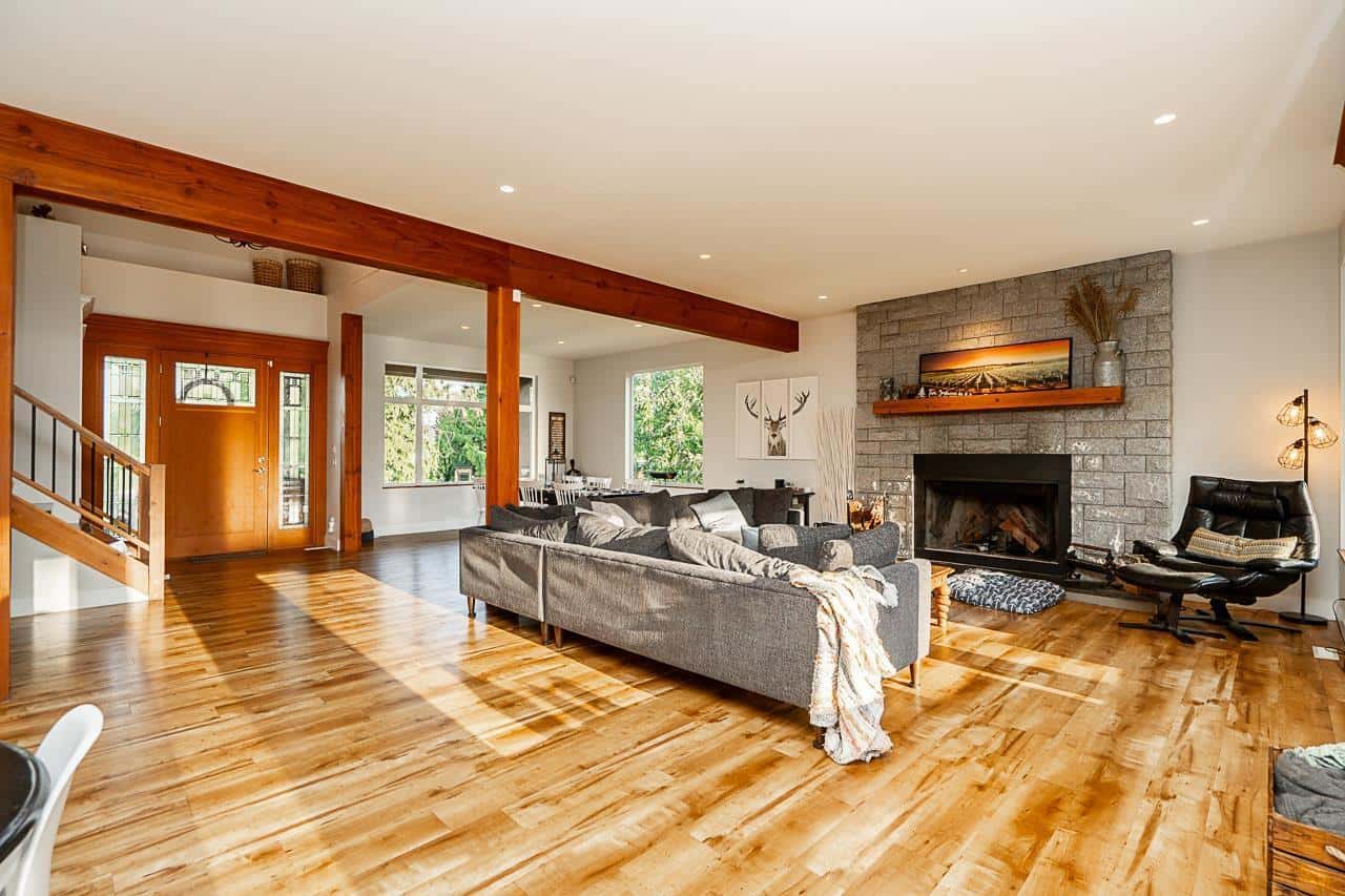 601 200 STREET — Langley, British Columbia - Photo 4 of 40