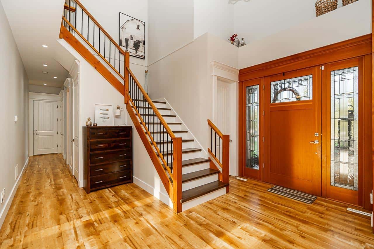 601 200 STREET — Langley, British Columbia - Photo 2 of 40