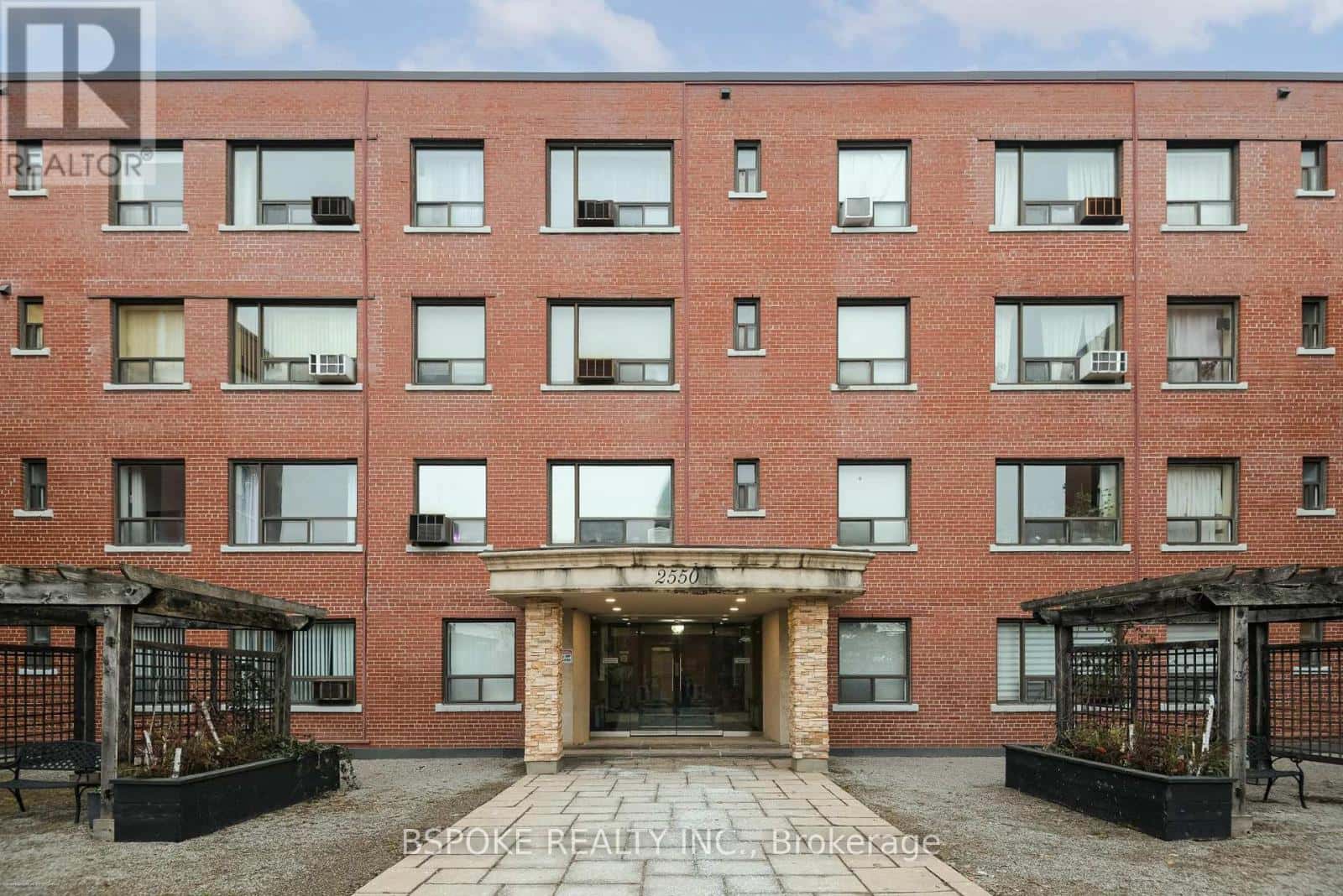 405 - 2550 BATHURST STREET N — Toronto (Forest Hill North), Ontario - Photo 3 of 28