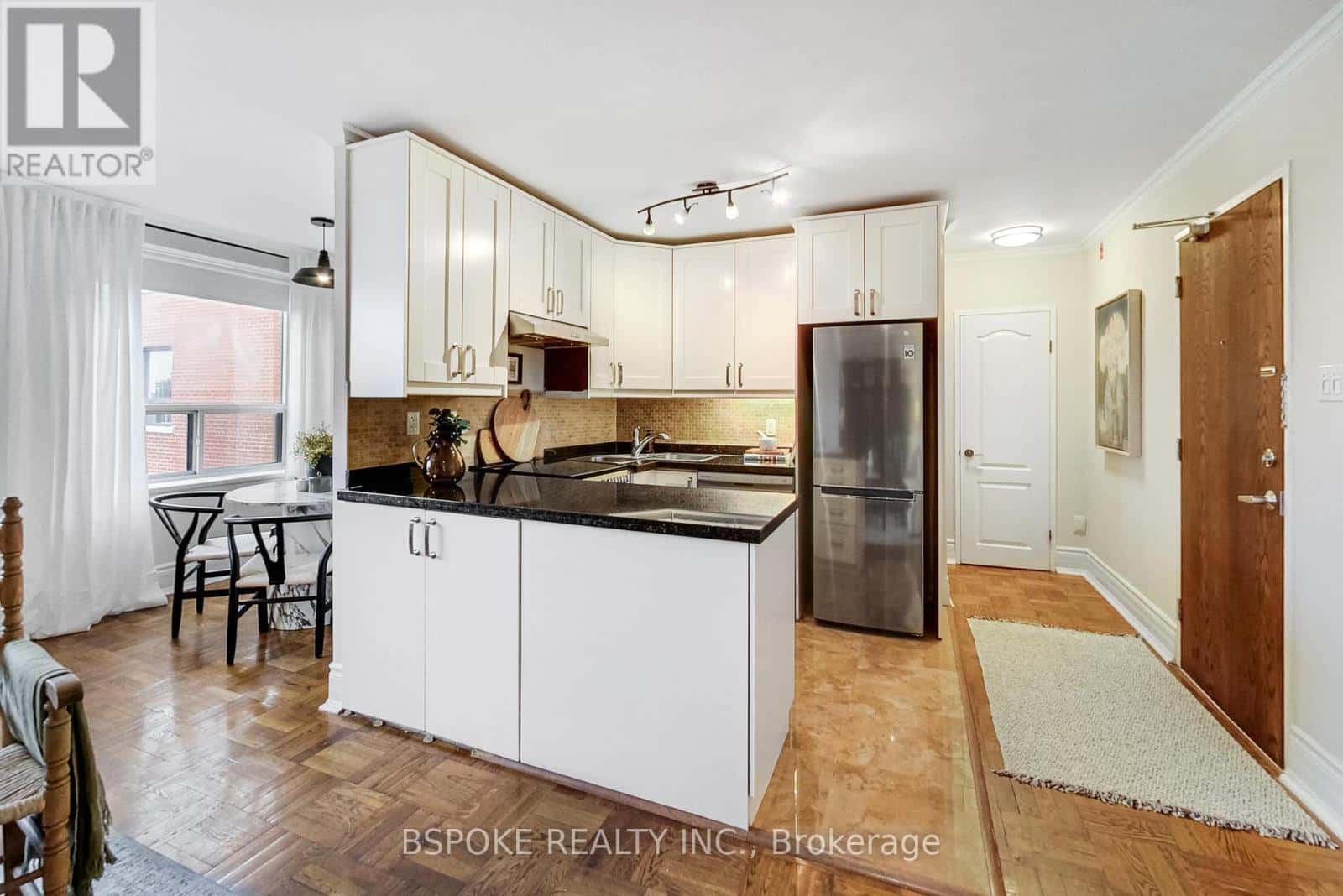 405 - 2550 BATHURST STREET N — Toronto (Forest Hill North), Ontario - Photo 5 of 28