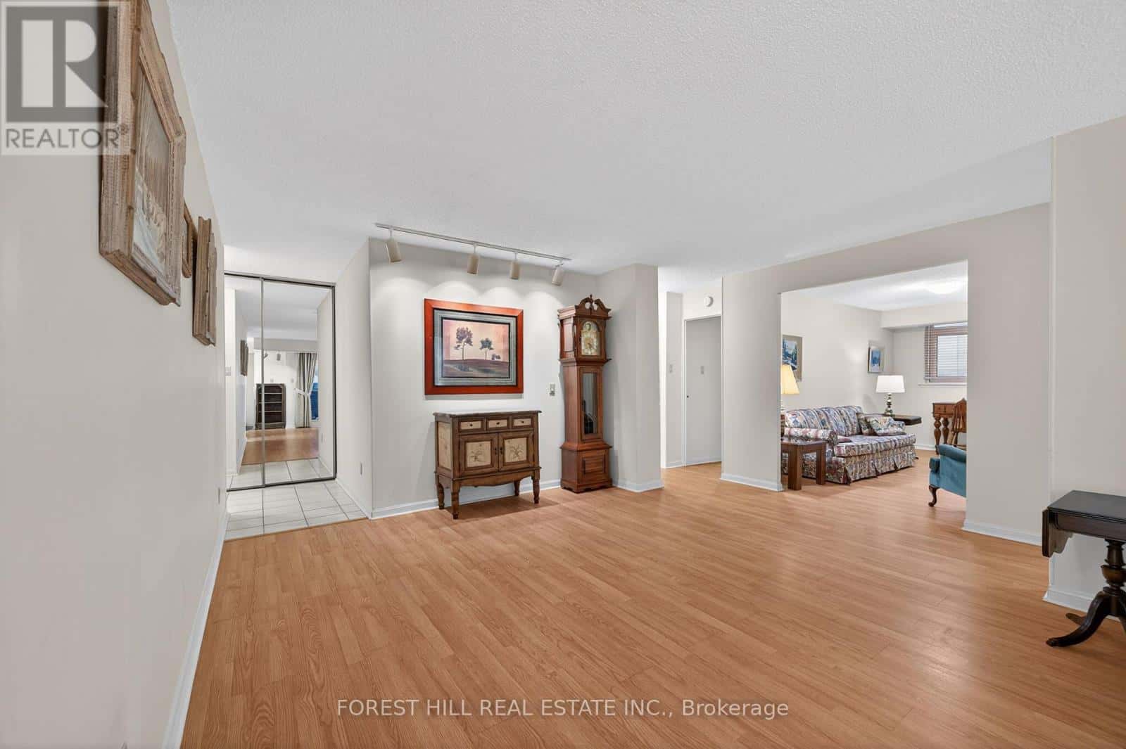 504 - 40 CHICHESTER PLACE — Toronto (L'Amoreaux), Ontario - Photo 5 of 21