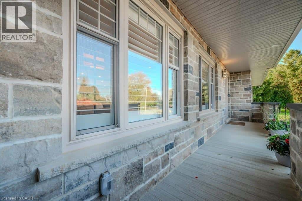 1354 1 Side Road — Burlington, Ontario - Photo 5 of 46