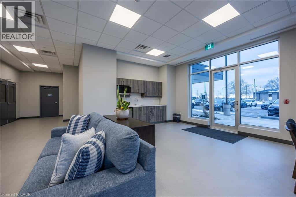 118 WEST Street Unit# 201 — Port Colborne, Ontario - Photo 5 of 37