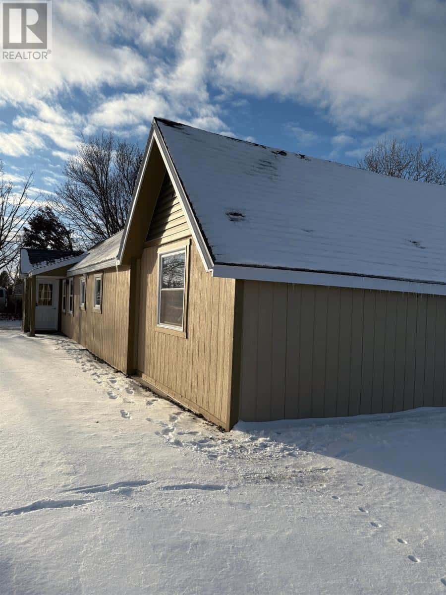 3933 Fort Augustus Road — Fort Augustus, Prince Edward Island - Photo 2 of 19
