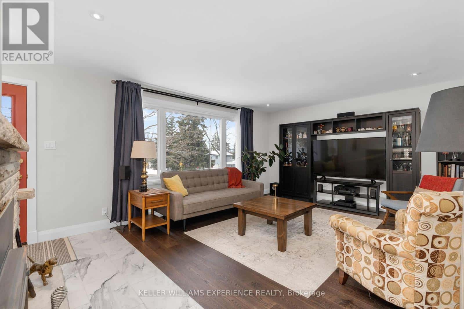 51 FITTONS ROAD E — Orillia, Ontario - Photo 2 of 20