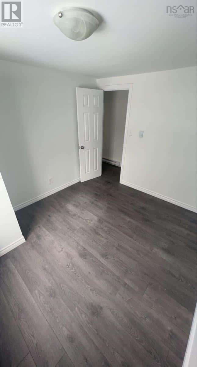 4 Third Street — Halifax, Nova Scotia - Photo 4 of 15