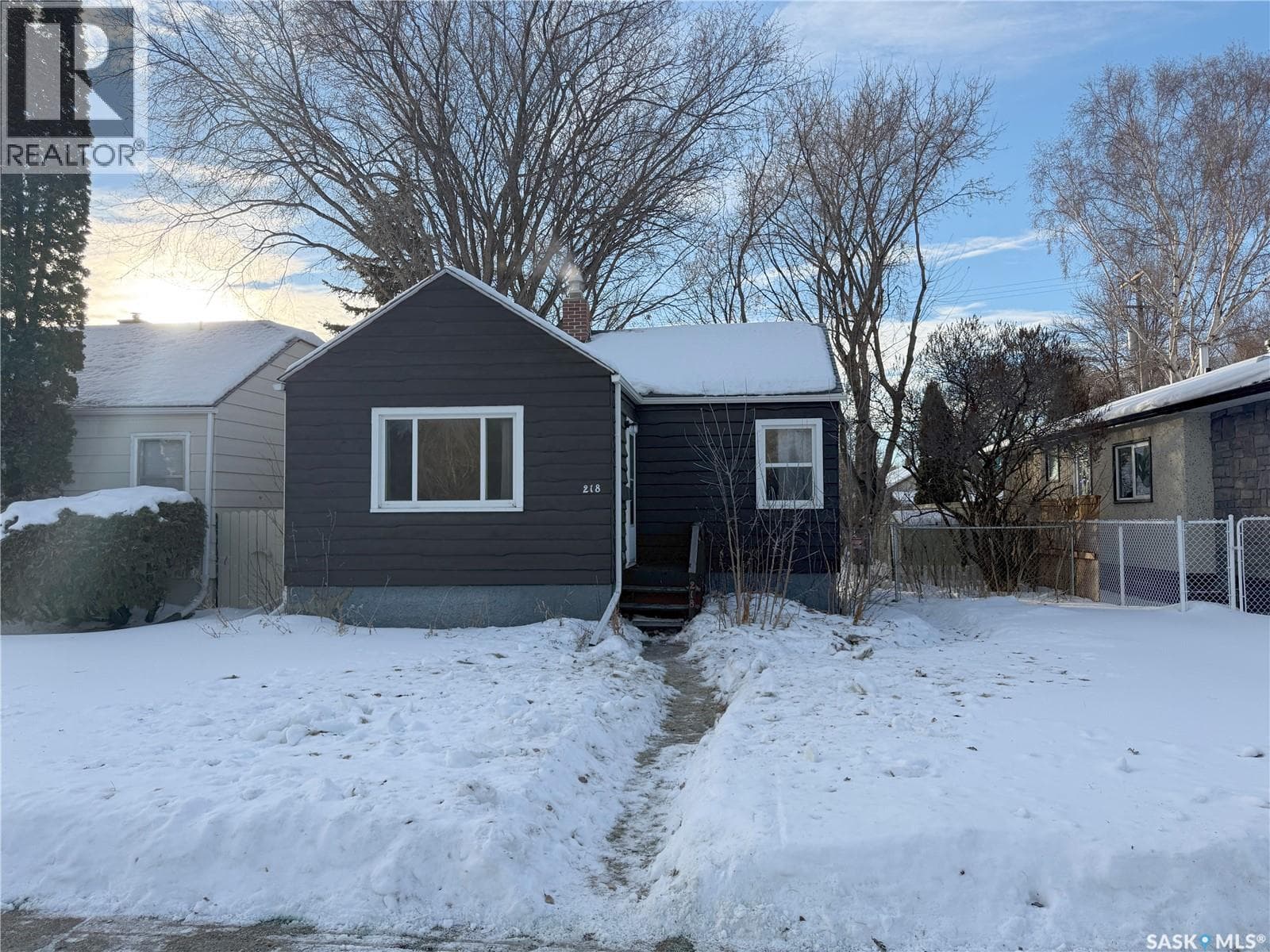 218 Hilliard STREET E — Saskatoon, Saskatchewan - Main photo