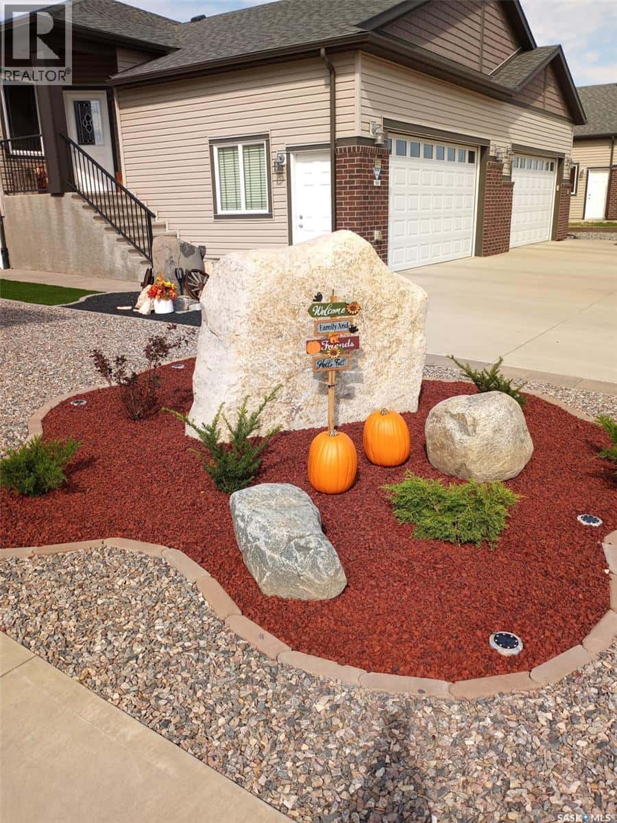 2030 Nicholson ROAD — Estevan, Saskatchewan - Photo 2 of 50