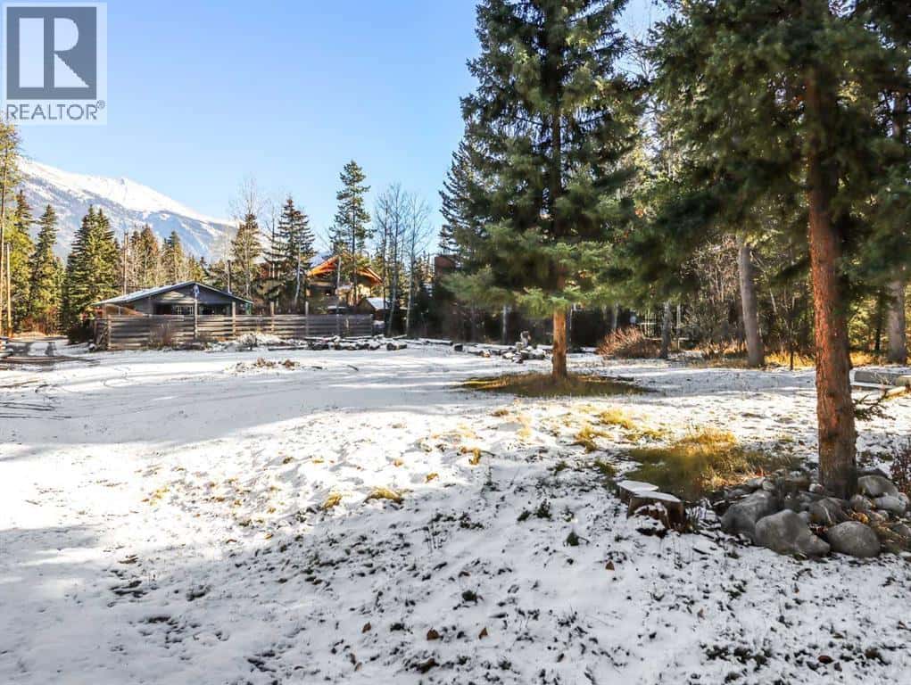 806 12A Street — Canmore, Alberta - Photo 2 of 13